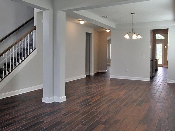 4th image of 47 Wild Rose Dr