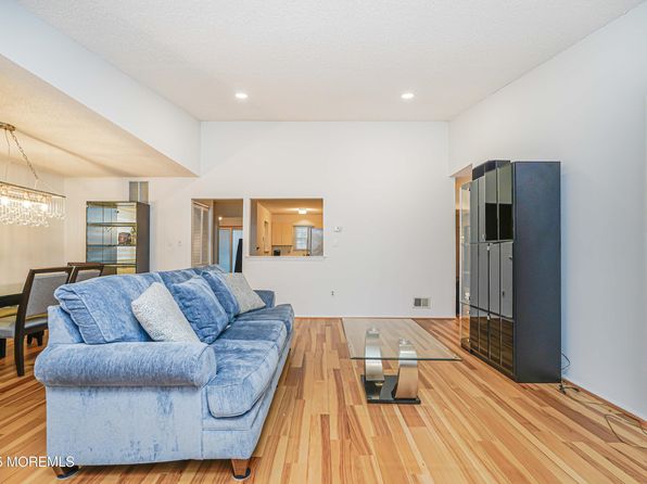 13 Gatley Close UNIT 1000, Freehold, NJ 07728