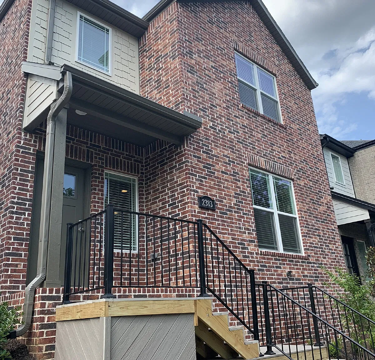 4 bed, 2.5 bath, 2038 sqft, $2,150 — Photo 1