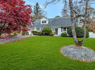 201 Gibbs Pond Rd, Nesconset, NY 11767