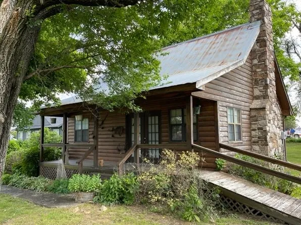 647 Ash Flat Dr, Ash Flat, AR 72513