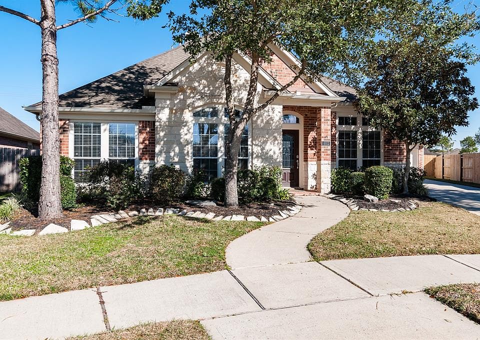 1st image of 6102 Castle Peak Ln