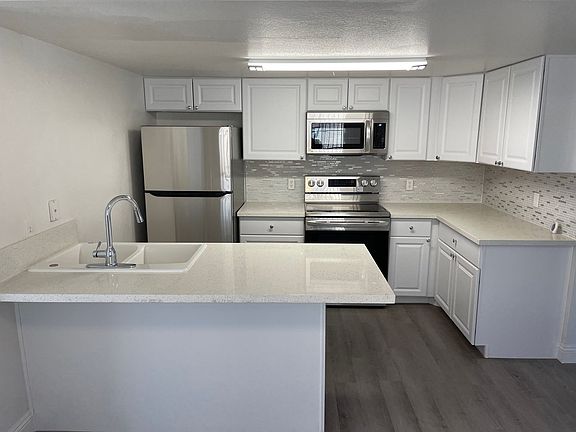 4th image of 4225 Stewart Ave APT 2