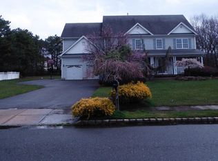 42 Greenwich Dr, Jackson, NJ 08527
