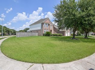 5003 Misty Park Ln, Sugar Land, TX 77479