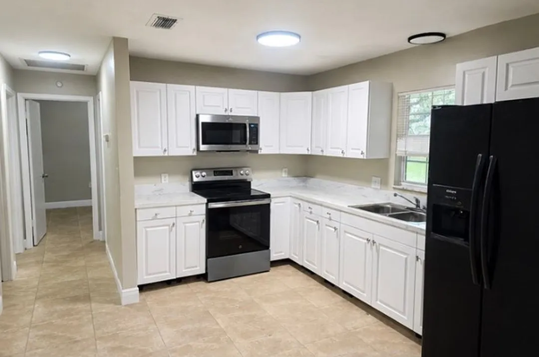 3 bed, 1620 sqft, $1,695 — Photo 2