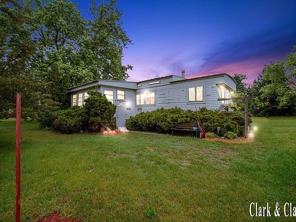 2nd image of 1511 E Croton Dr
