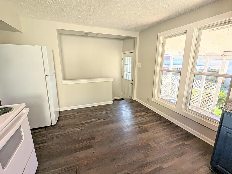 524 Brentwood Ave — Photo 7