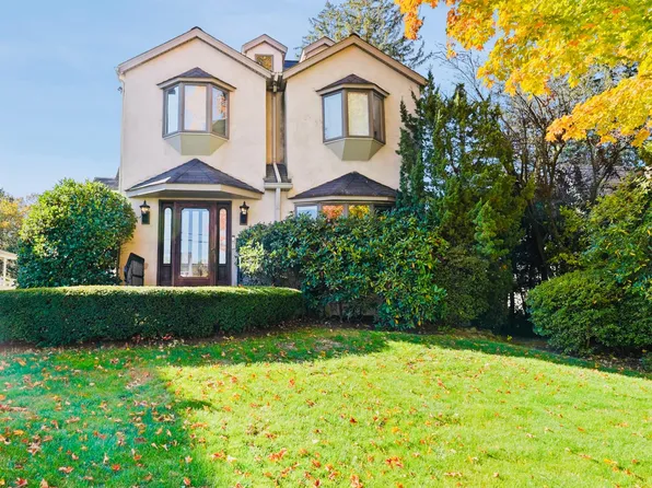 48 Grand Boulevard, Scarsdale, NY 10583