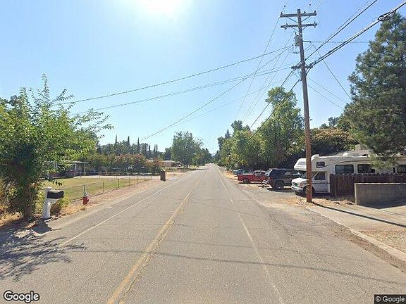 Exterior Neighborhood (street photo)