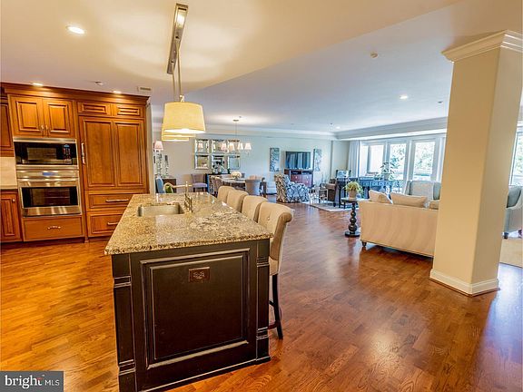 5th image of 1702 N Park Dr APT 64