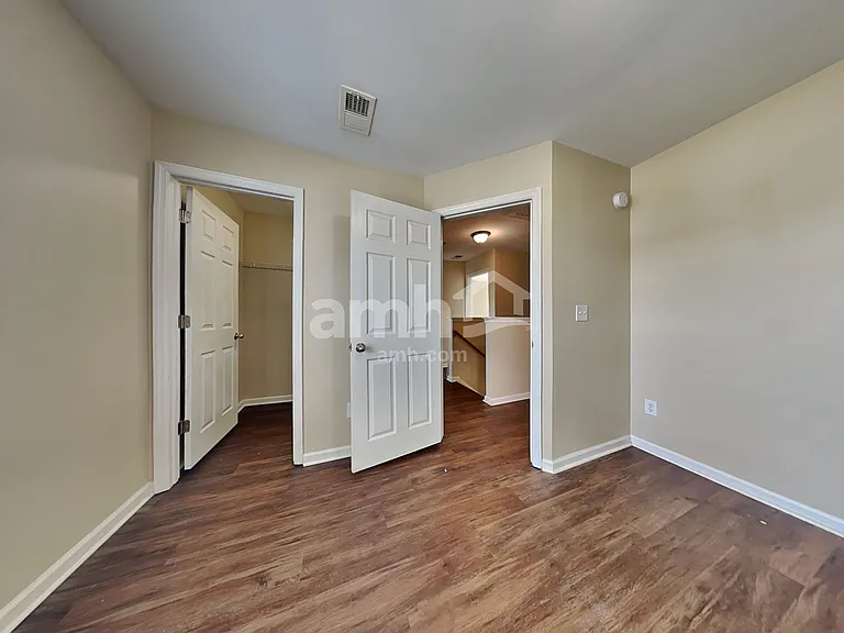 409 Lakewind Dr — Photo 15