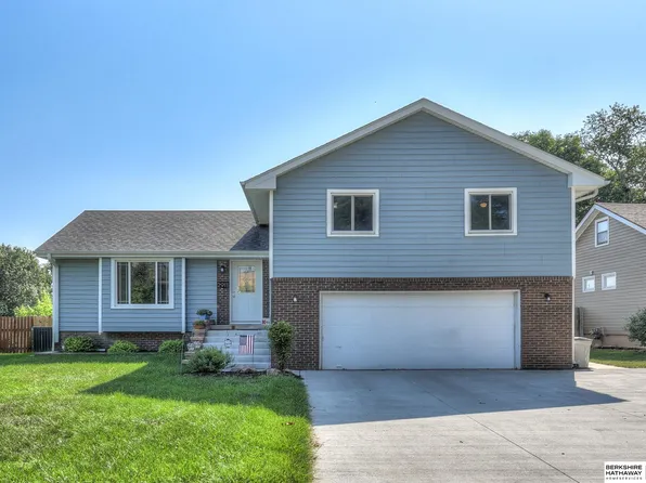 2911 S 159th Cir, Omaha, NE 68130