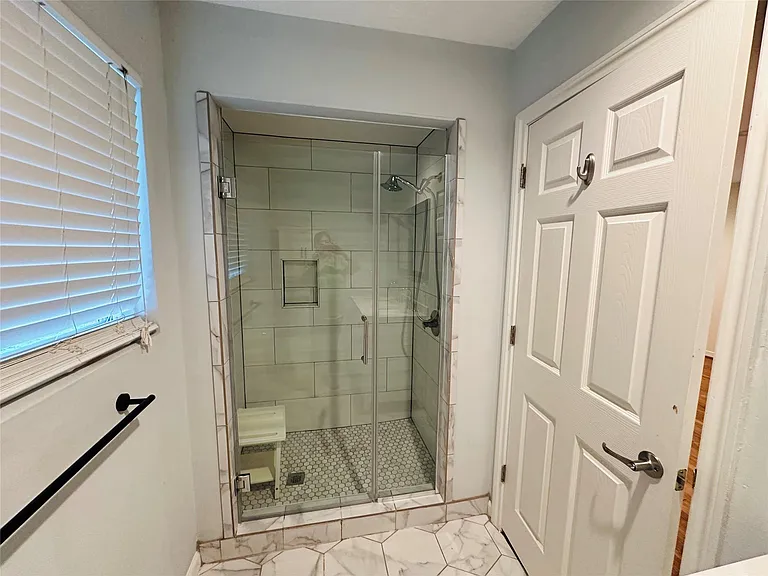 9758 Cedardale Dr — Photo 17