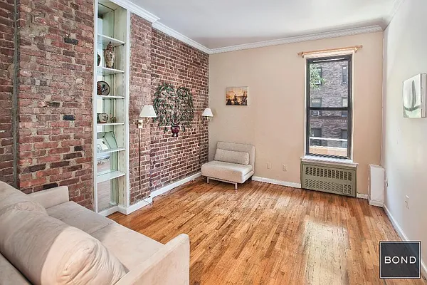 Sold by Bond New York | media 9