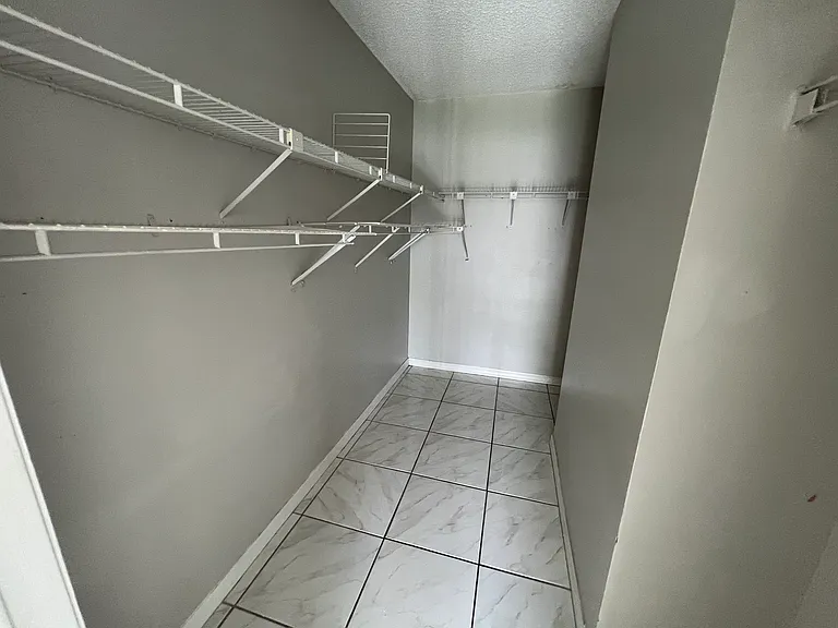 1315 Bradwell Dr — Photo 10