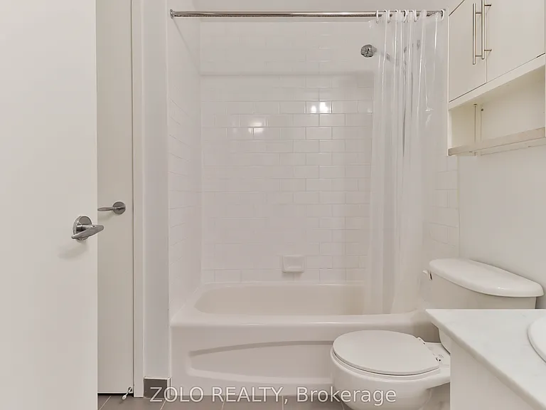 285 Mutual St #709 — Photo 8