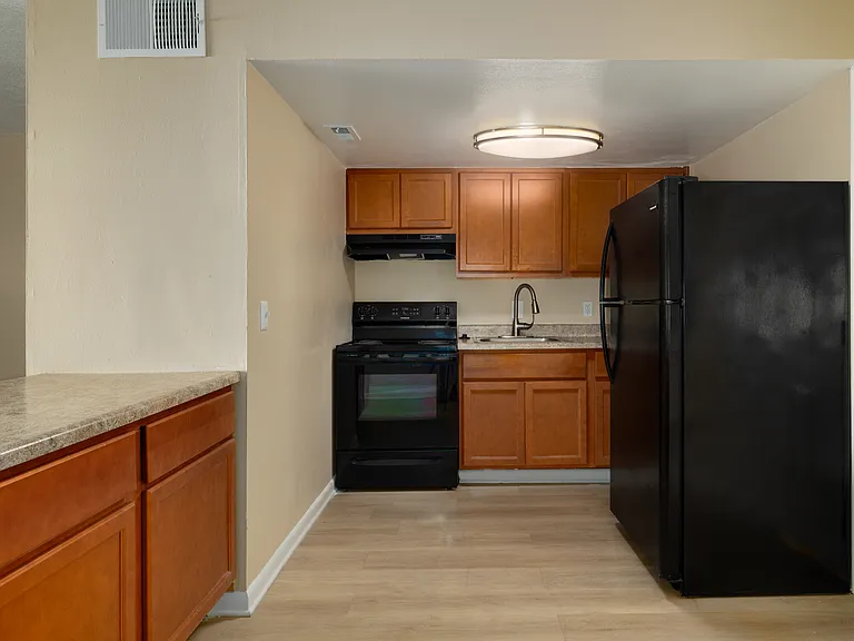8372 Beacon Blvd — Photo 6