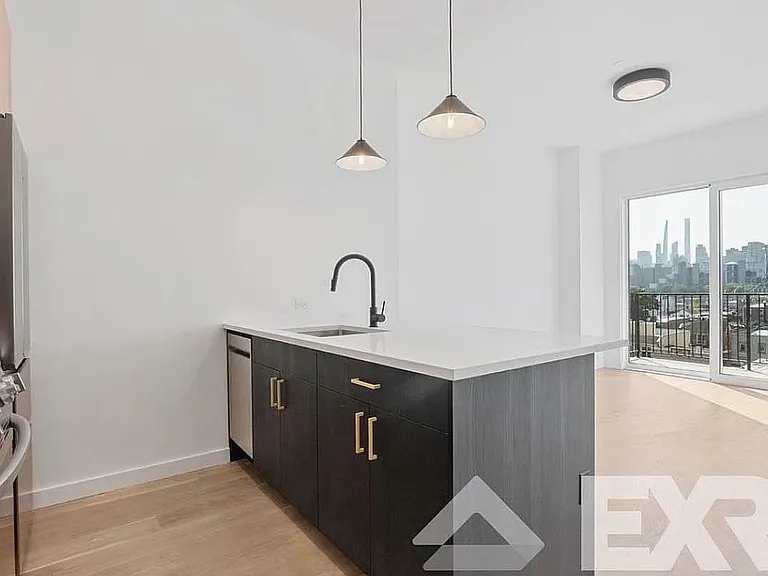 11-14 35th Ave #522 — Photo 14