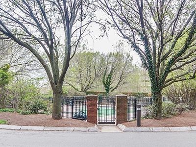 165 Cottage St APT 612, Chelsea, MA, 02150