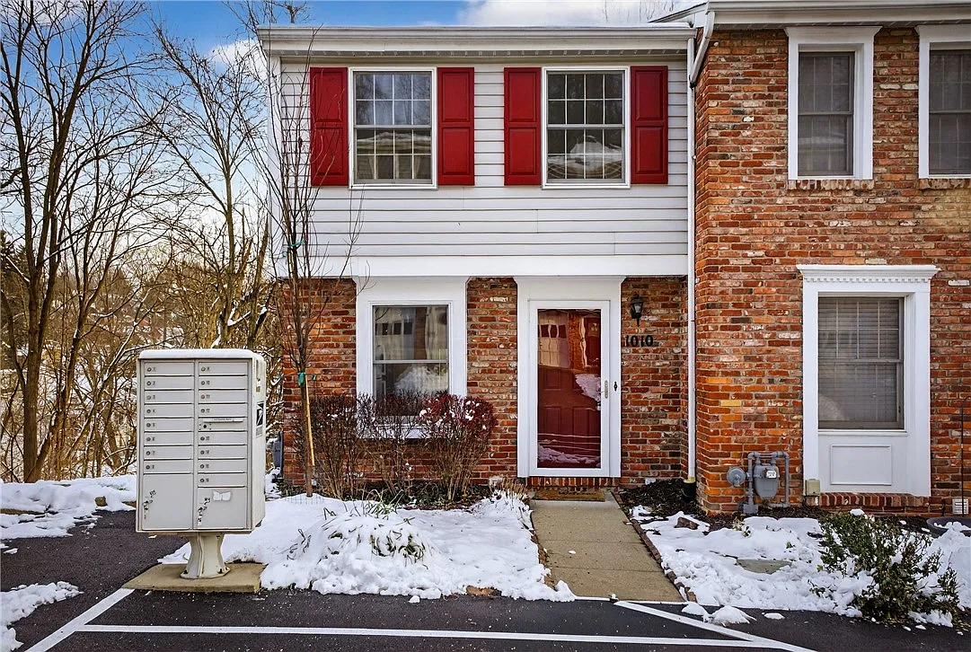 1010 Timberidge Dr photo 1
