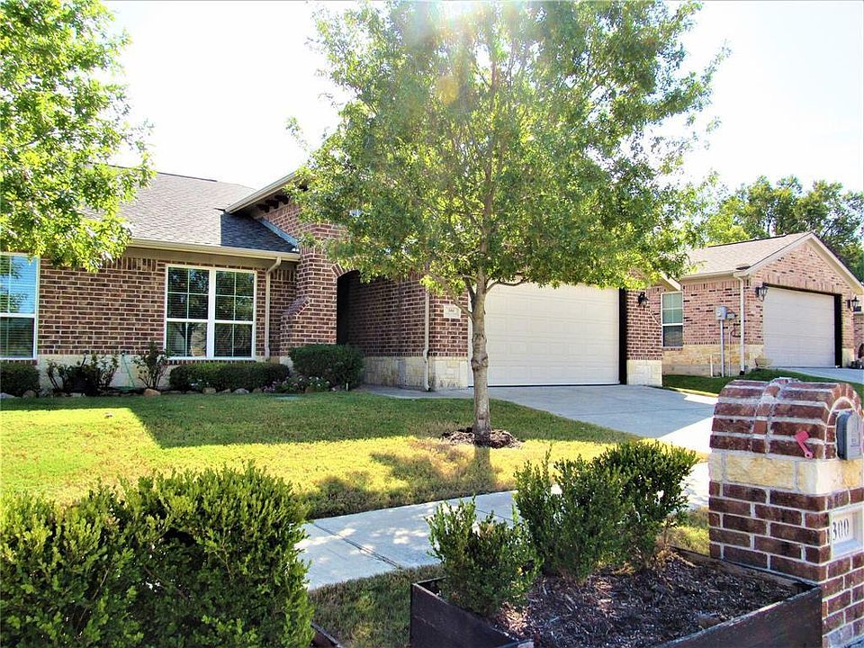 1st image of 300 Terra Verde Ln