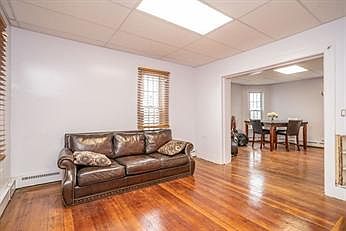 5th image of 266 Sargeant St
