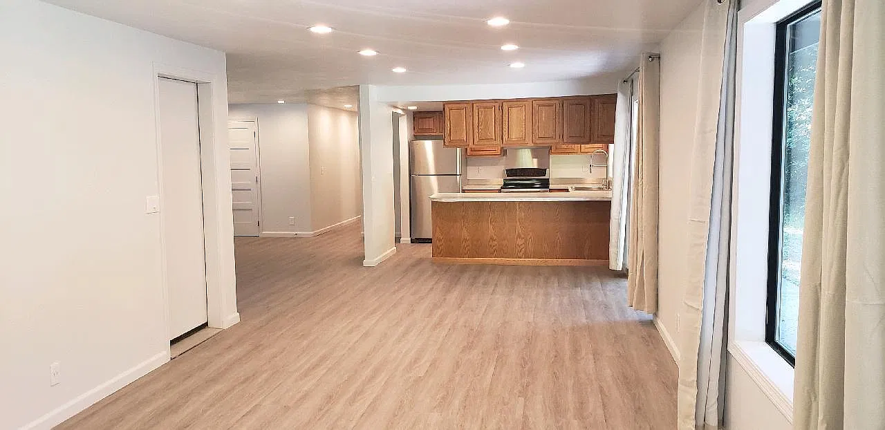 3 bed, 1850 sqft, $3,100 — Photo 4