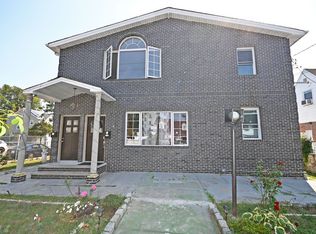 145-29 243rd St #2, Rosedale, NY 11422