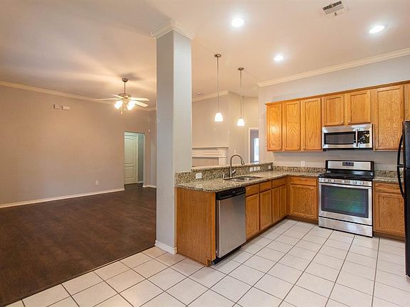 5th image of 1409 Augusta Dr