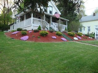 21 Greenville Rd, North Smithfield, RI 02896