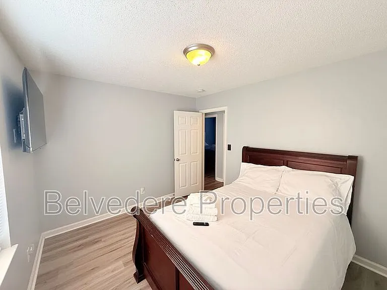 415 N Dudley St — Photo 16