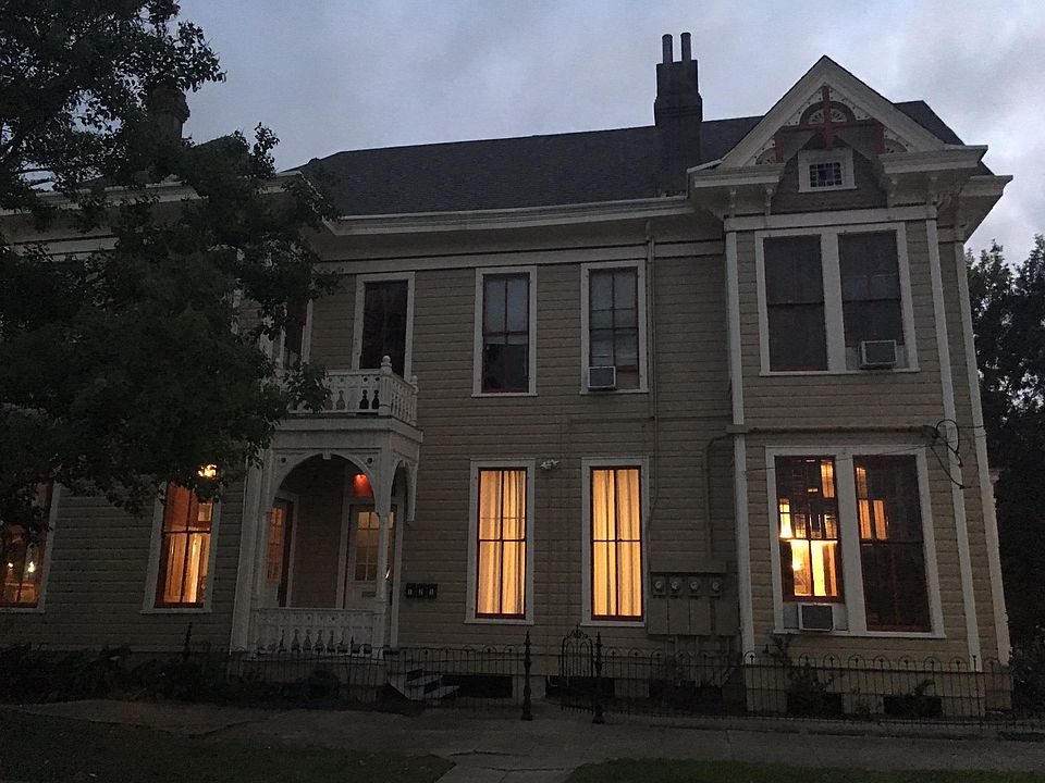 1st image of 807 17th St #2