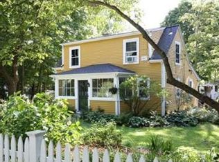 61 Oakland St, Wellesley, MA 02481