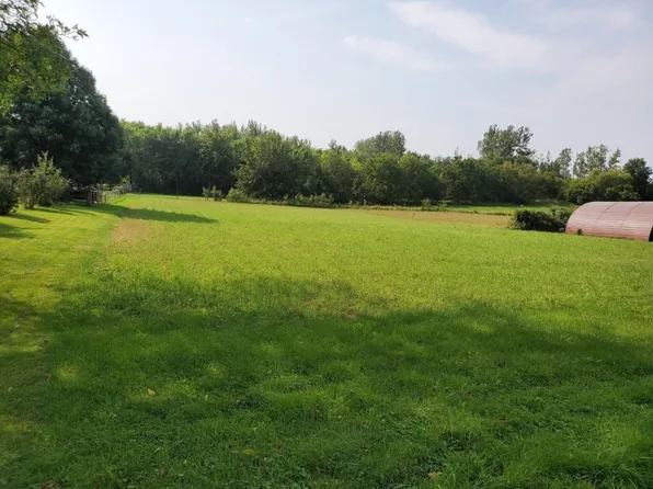 130 3rd Ave E, Coggon, IA 52218