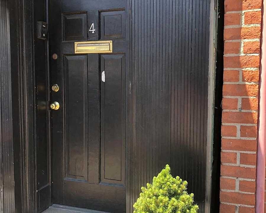 1st image of 4 Nassau Blvd