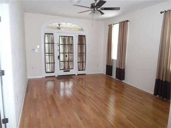 2nd image of 8014 Saint Charles Ave