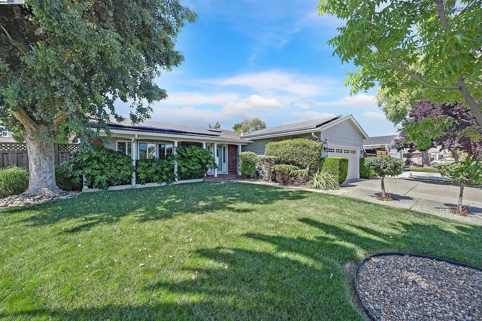 162 Cameo Dr photo 1