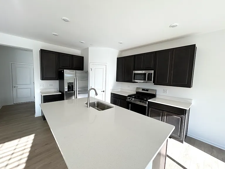 612 Cassia Ct — Photo 7