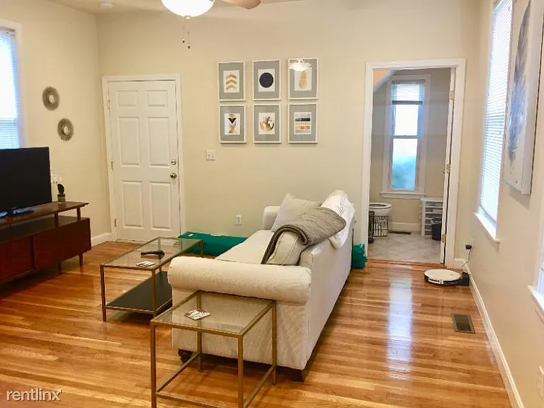 55-64 Springfield — Photo 3