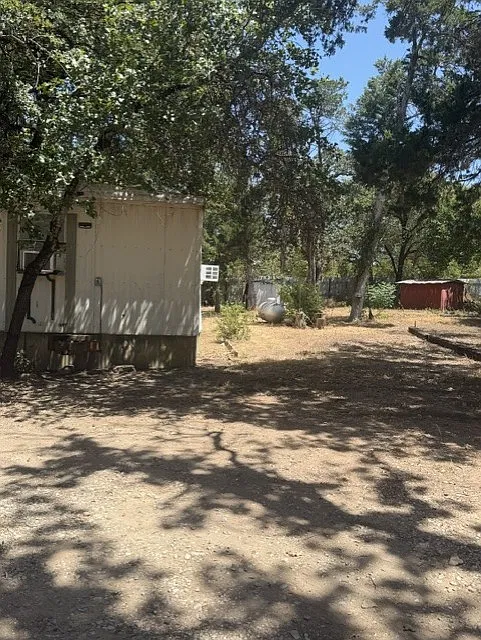 3 bed, 980 sqft, $1,300 — Photo 3