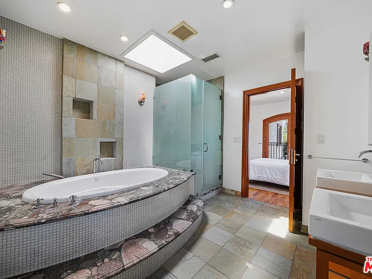 9033 Cresta Dr — Photo 45