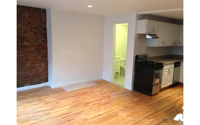 Rented by Douglas Elliman | media 15