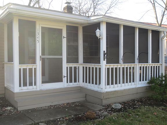 3rd image of 1345 Tiverton Sq N