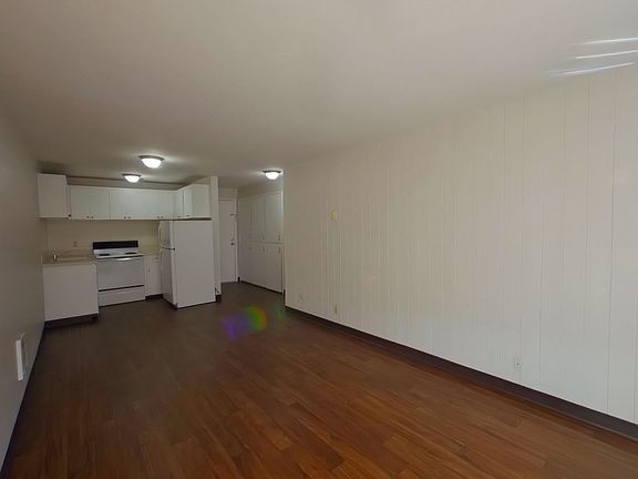 3rd image of 945 E 19th Ave #7
