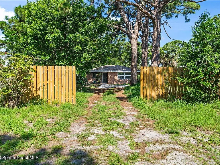 935 S Tropical Trl — Photo 26