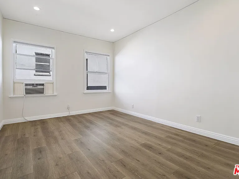 345 N Sycamore Ave #349 — Photo 18