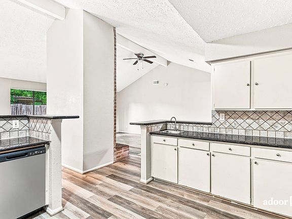 3rd image of 2202 Snowdrop Ln