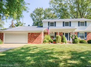 11317 Stonybrook Dr, Grand Blanc, MI 48439