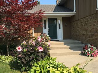 13 Greenwood Ct, Racine, WI 53402